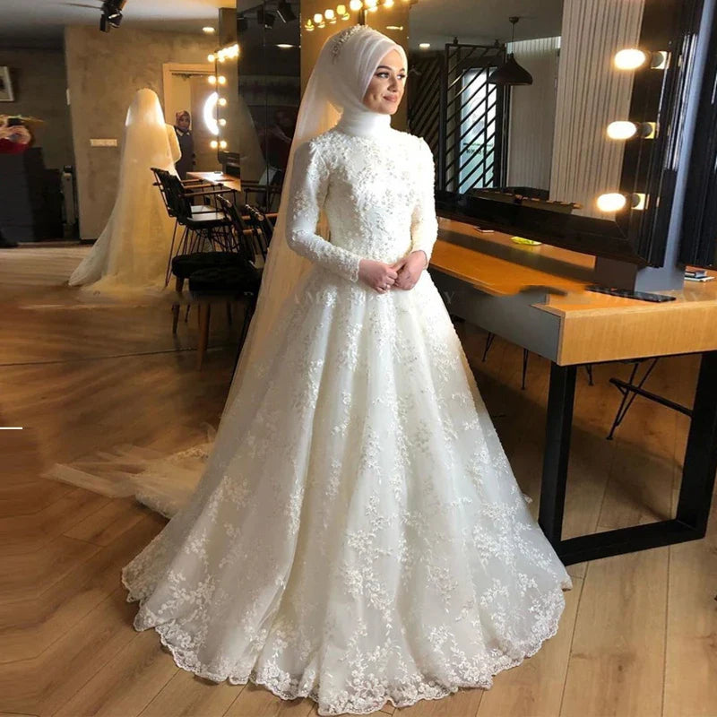 Muslim Wedding Dress O Neck White Long Sleeve Lace vestidos de noiva Plus Size Vintage Button Bcak Simple trouwjurk Custom