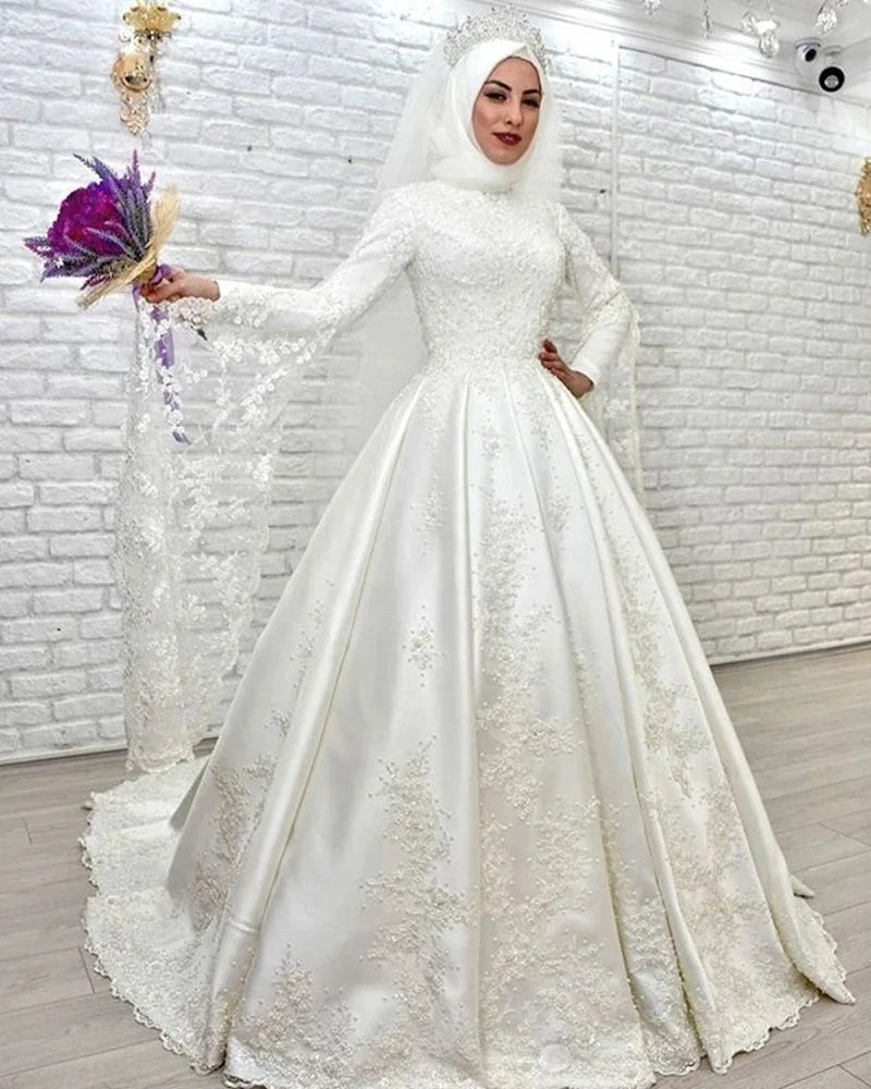 Charming Muslim Wedding Dresses A Line High Neck Long Sleeves Arabic Islamic Brial Gowns Lace Appliques Beaded Vestido De Noiva