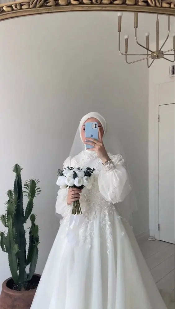 Muslim White Wedding Dresses for Hijab Bride Long Puff Sleeves A Line Appliques 3D Floral Tulle Bridal Gowns robe de mariée