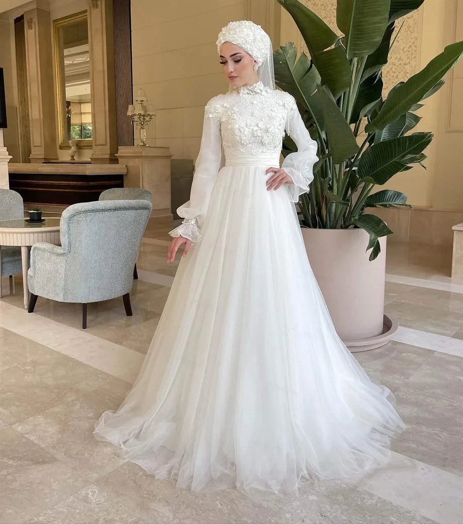 Muslim Wedding Gown for Bride Lace A-Line Arabic Dubai Long Sleeves Hijab Islamic Wedding Dress Veil Robe De Mariage